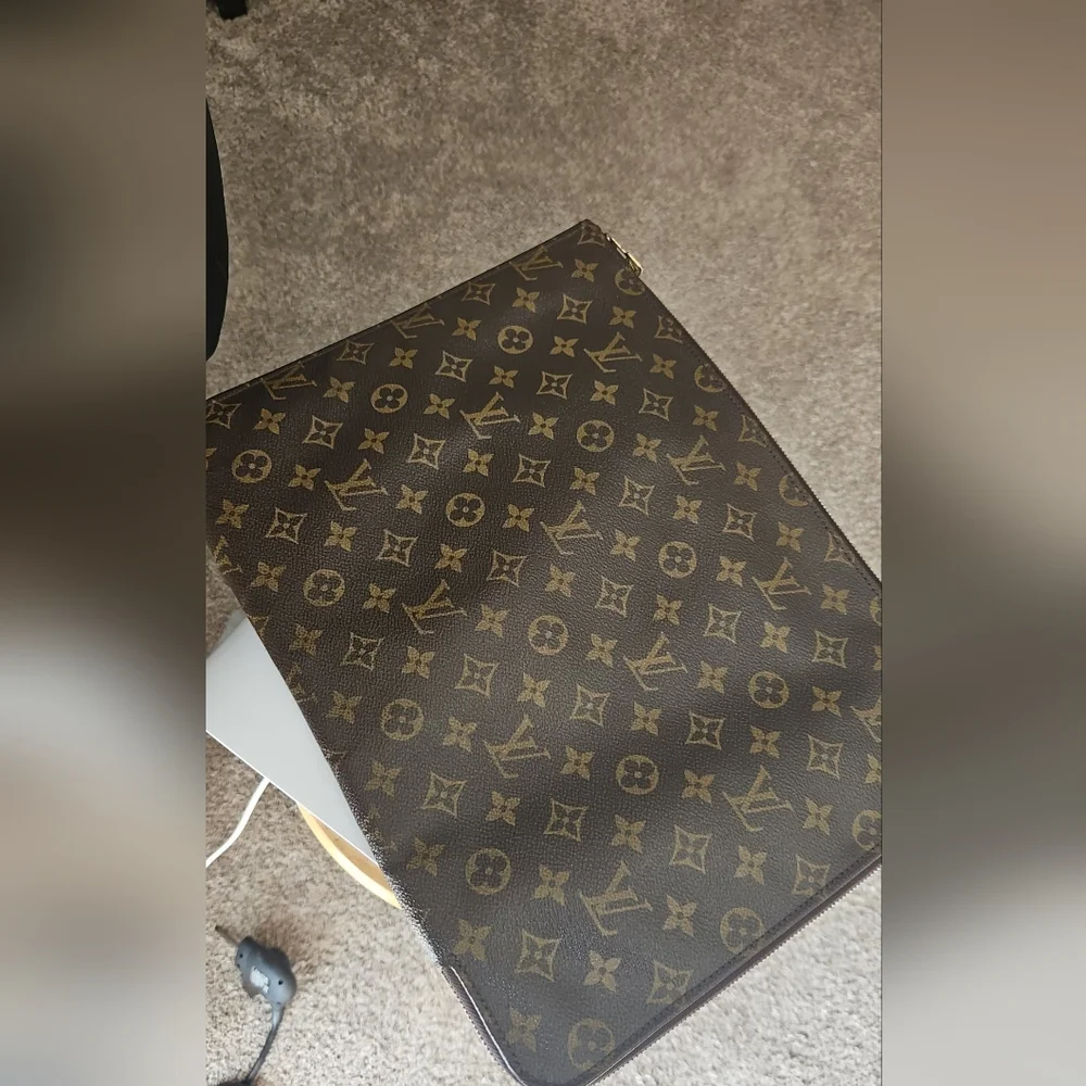 Louis Vuitton Classic 